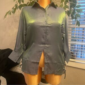 Chic Women's Button-Down Shirt in Shimmering Green